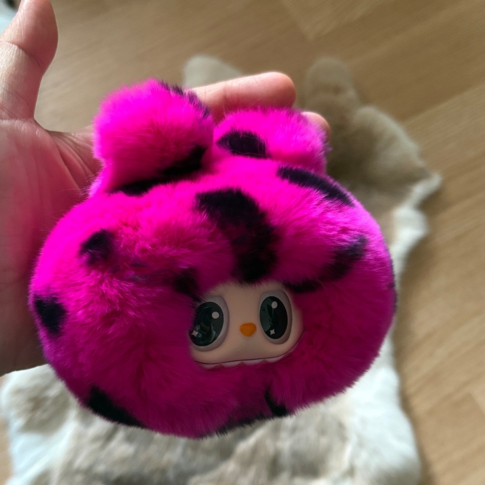 Labubu head Fur Keychain - Picture 2 of 4